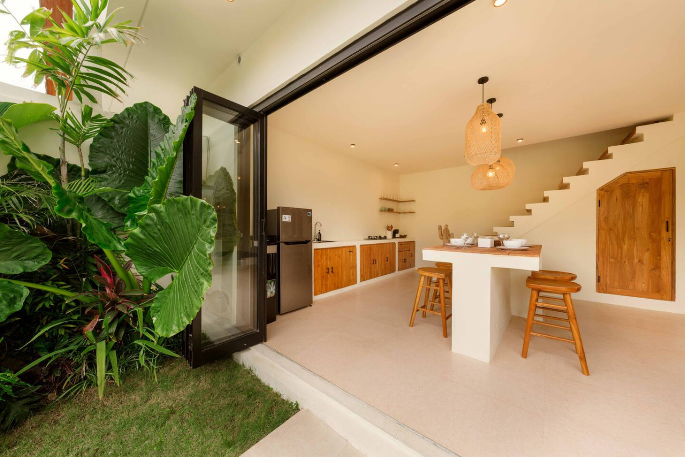 Modern 2BR Oasis with Pool in Balangan 28