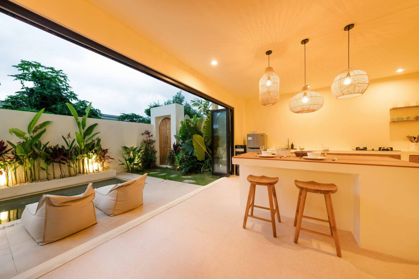 Modern 2BR Oasis with Pool in Balangan 44