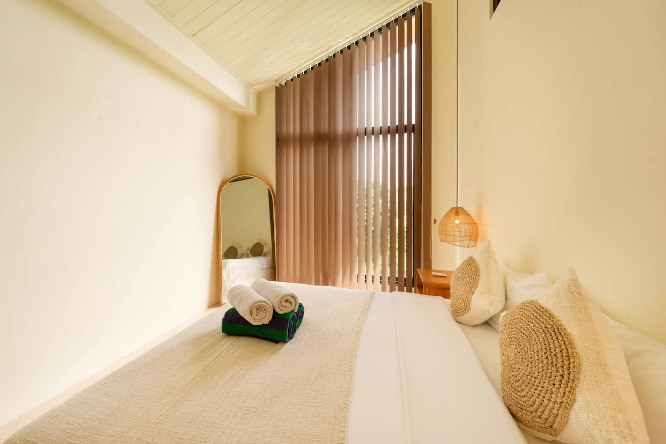 Modern 2BR Oasis with Pool in Balangan 8