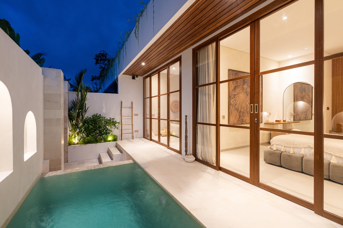 Villa Asri 1BR Romantic w/ Bathtub & Near to Beach