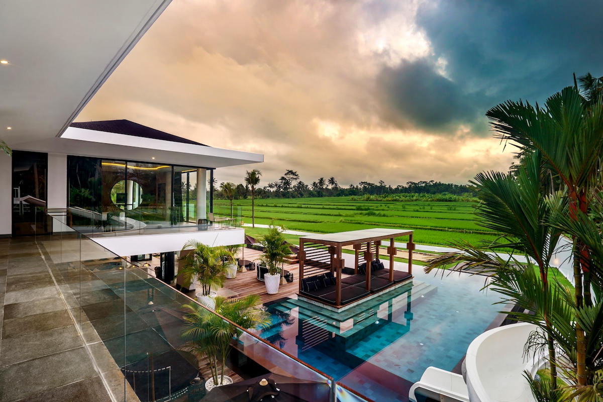 Veni Vidi Vici with Sports Facilities & Spectacular View