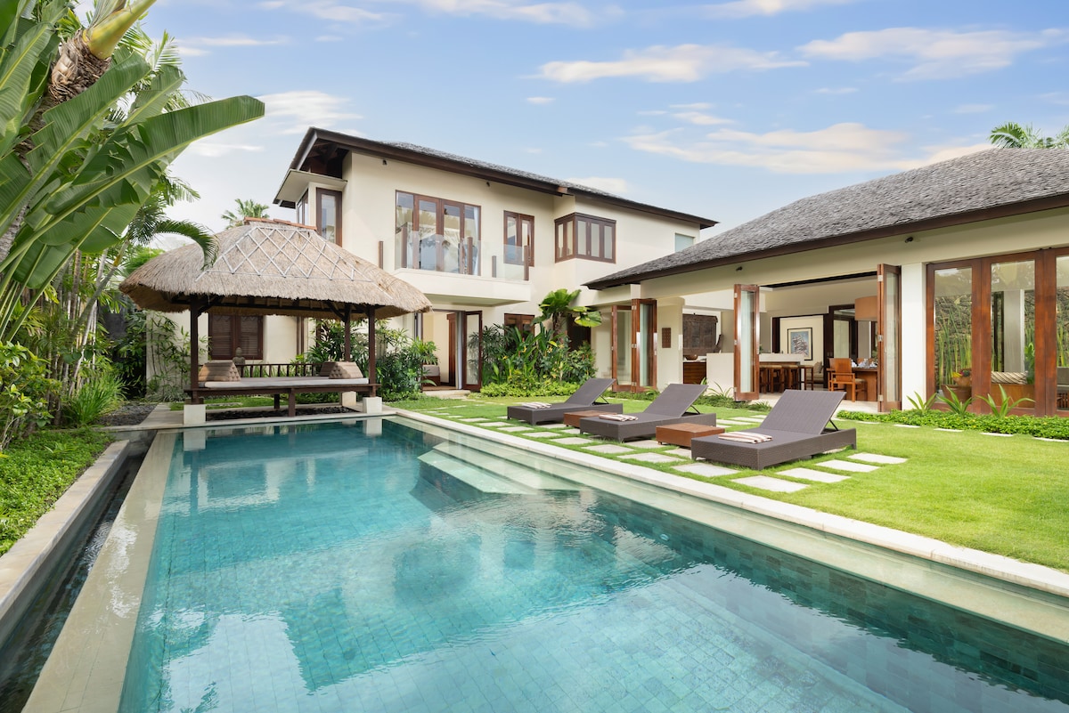 Luxury 5BR Designer Villa with Full Staff
